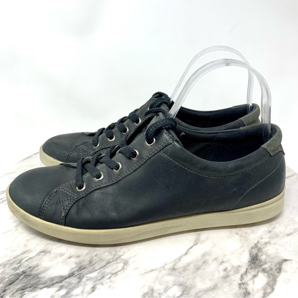 Ecco Soft Leather Low Top Comfort Sneaker Black Charcoal Gray 8-8.5 Casual - Picture 3 of 12